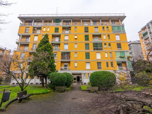 appartamento in vendita a Milano in zona Barona