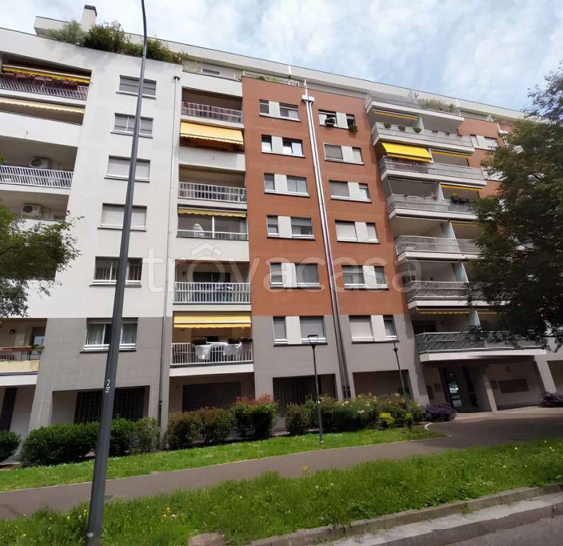 appartamento in vendita a Milano in zona Quarto Oggiaro
