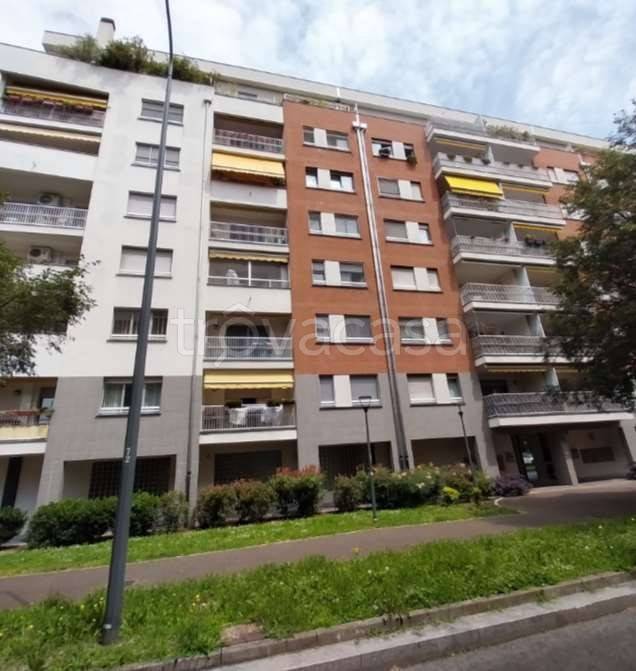 appartamento in vendita a Milano in zona Quarto Oggiaro