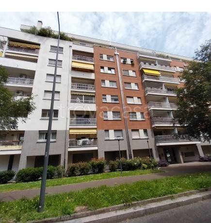 appartamento in vendita a Milano in zona Quarto Oggiaro