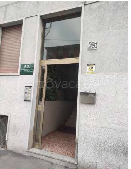 appartamento in vendita a Milano in zona Famagosta