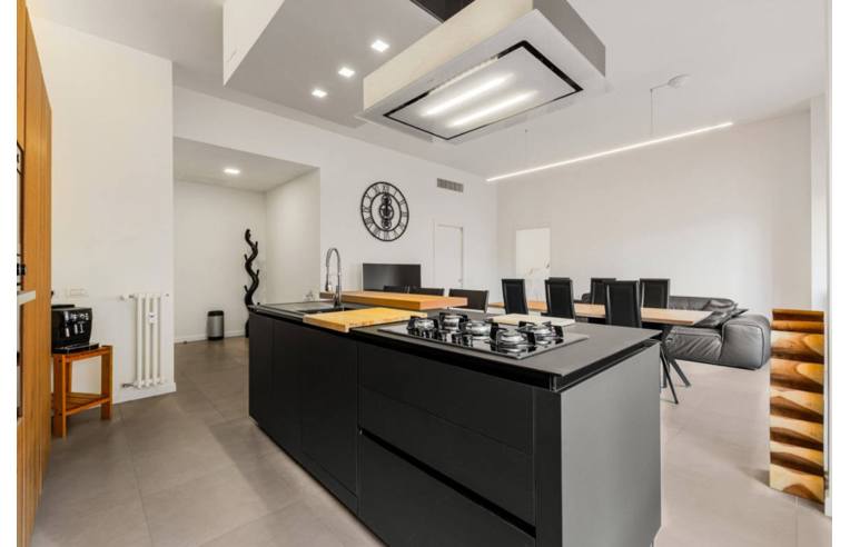 appartamento in vendita a Milano in zona Loreto