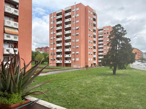 appartamento in vendita a Milano in zona Quarto Oggiaro