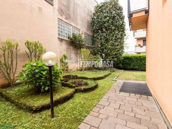 appartamento in vendita a Milano in zona Gorla