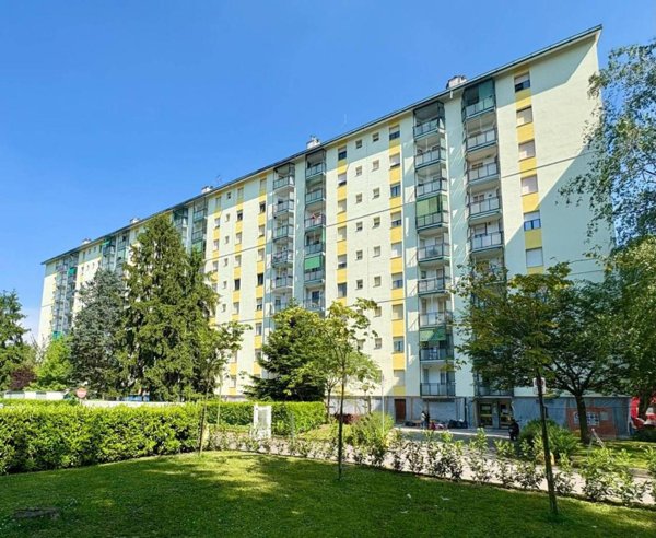 appartamento in vendita a Milano in zona Gallaratese