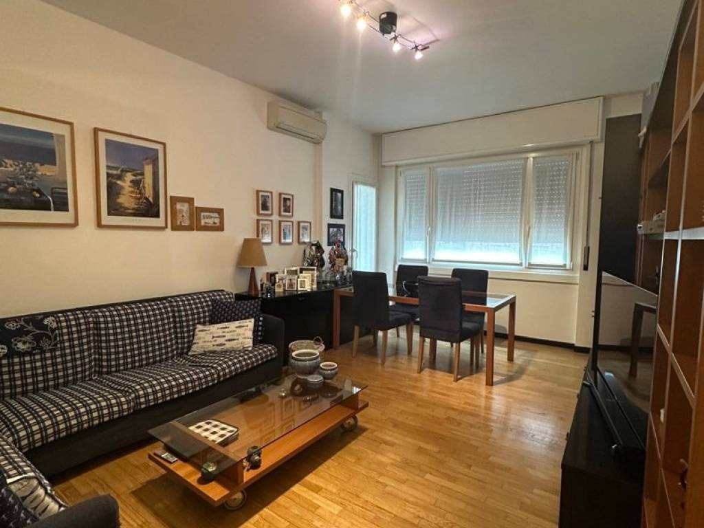 appartamento in vendita a Milano in zona Lorenteggio