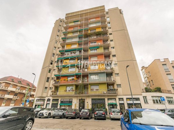appartamento in vendita a Milano in zona Isola