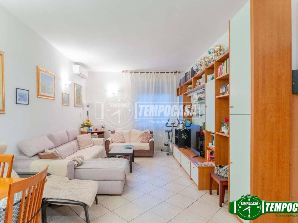 appartamento in vendita a Milano in zona Montalbino
