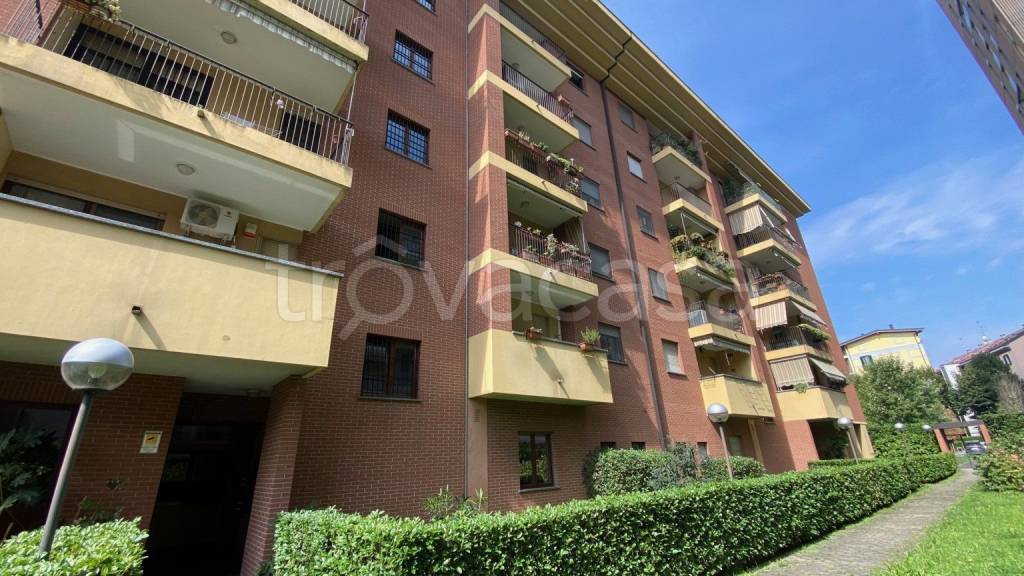 appartamento in vendita a Milano in zona QT8