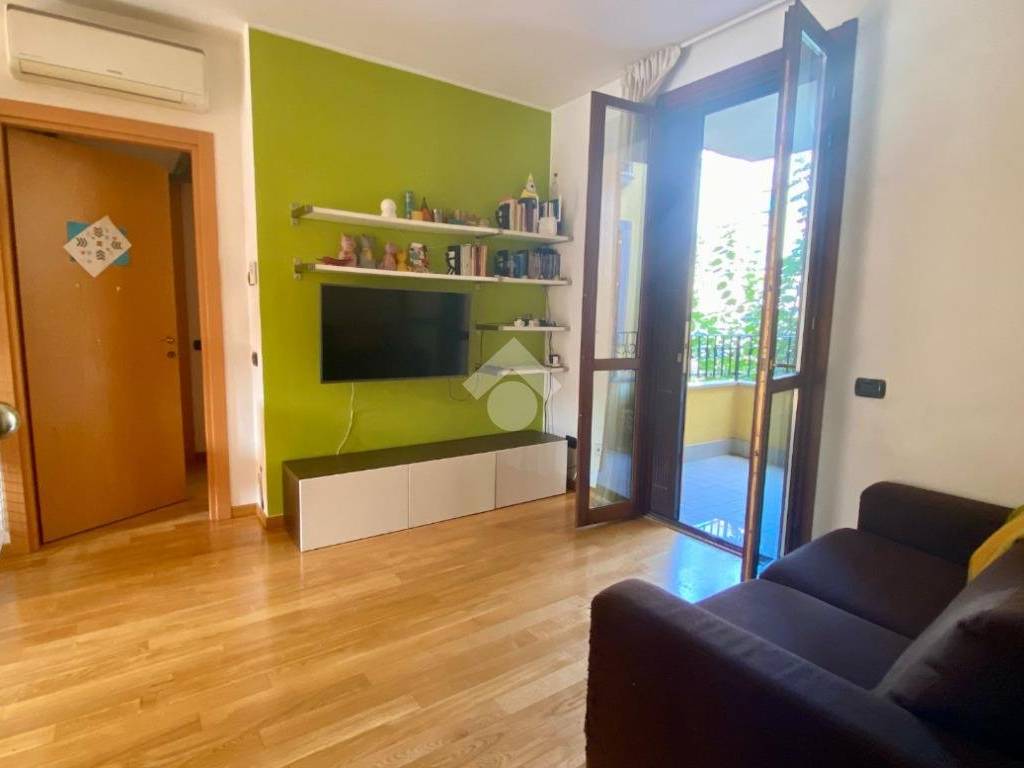 appartamento in vendita a Milano in zona Baggio