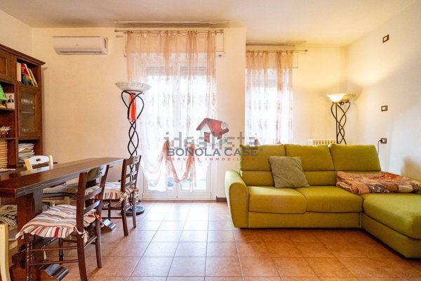 appartamento in vendita a Milano in zona Gallaratese