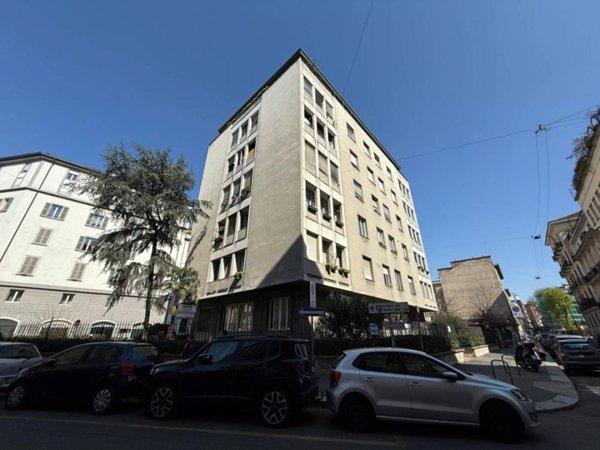 appartamento in vendita a Milano in zona Parco Solari
