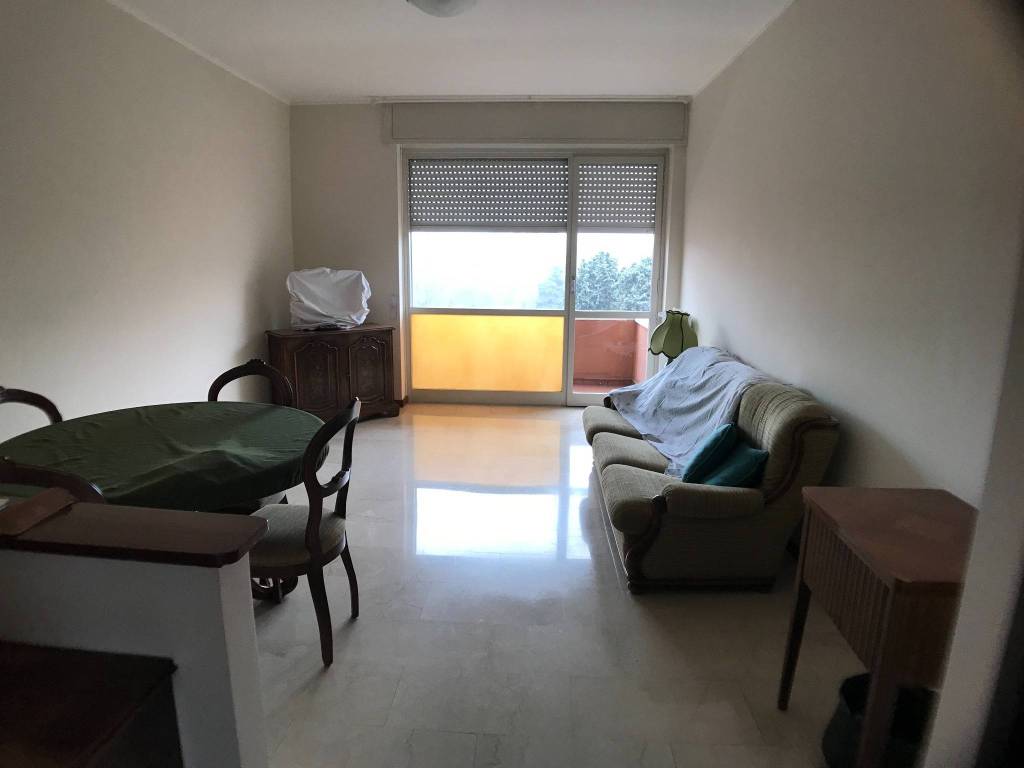 appartamento in vendita a Milano in zona Adriano