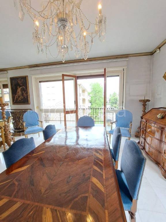 appartamento in vendita a Milano in zona Maggiolina