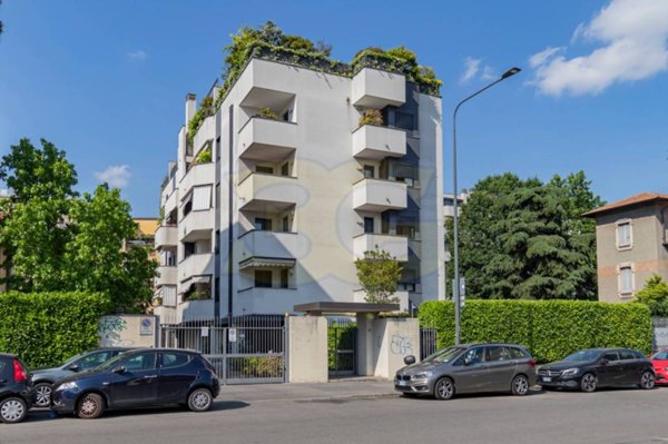 appartamento in vendita a Milano in zona Piazzale Lodi