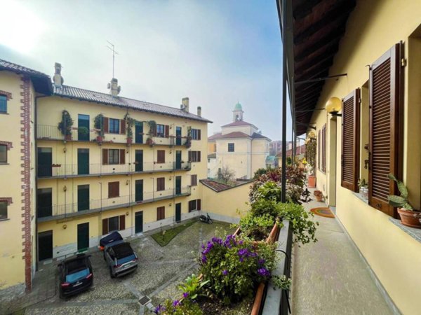 appartamento in vendita a Milano in zona Ronchetto sul Naviglio