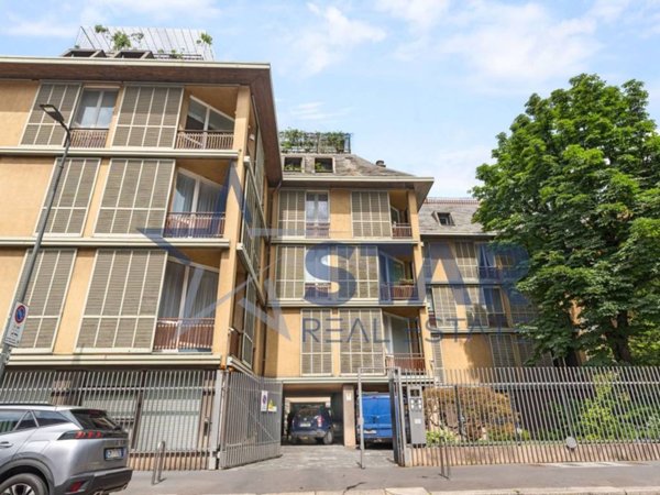 appartamento in vendita a Milano in zona Sempione