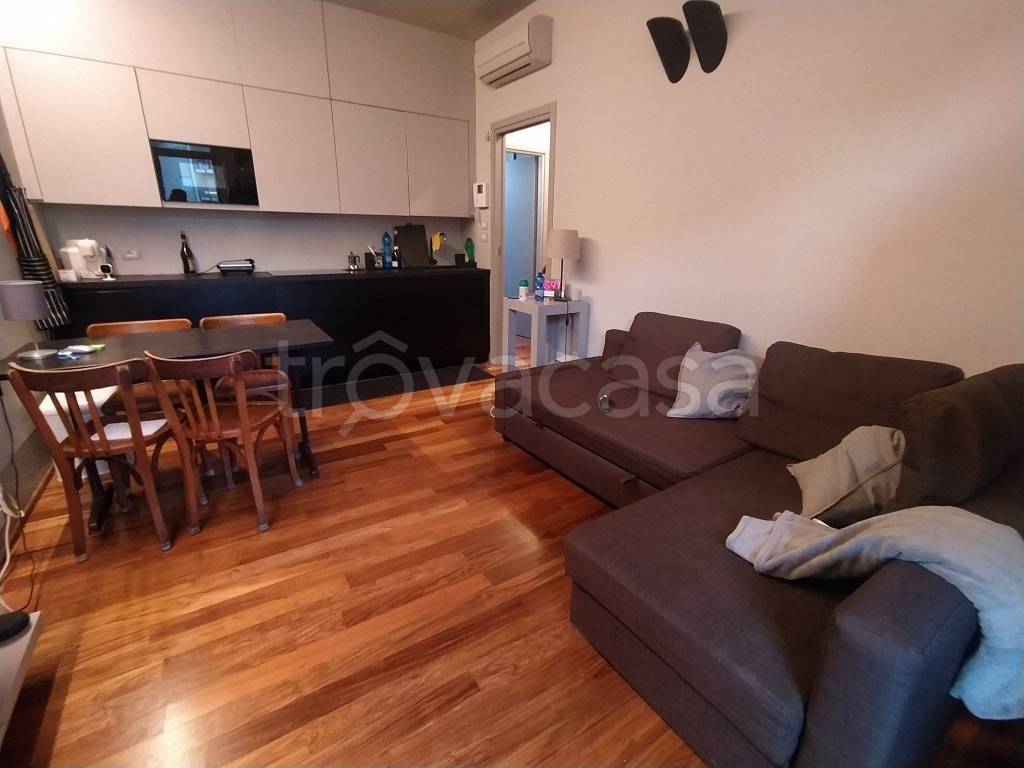 appartamento in vendita a Milano in zona Quintosole