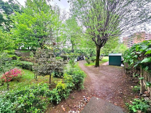 appartamento in vendita a Milano in zona Corvetto