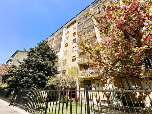 appartamento in vendita a Milano in zona Stadera