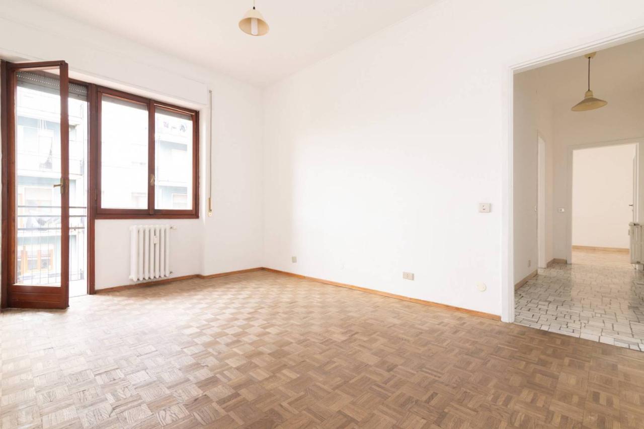 appartamento in vendita a Milano in zona Corvetto