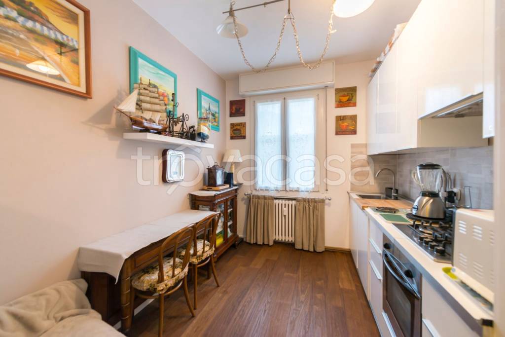 appartamento in vendita a Milano in zona XXII Marzo
