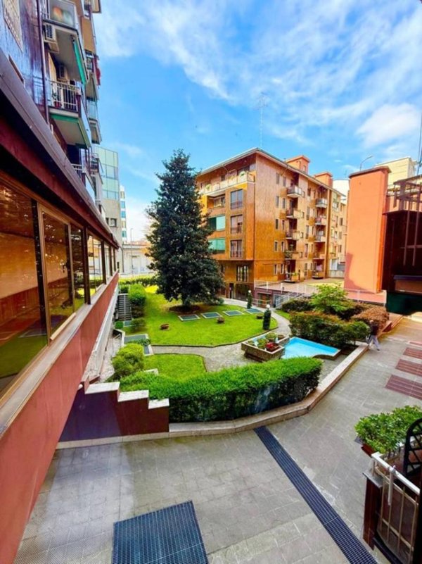 appartamento in vendita a Milano in zona Corvetto