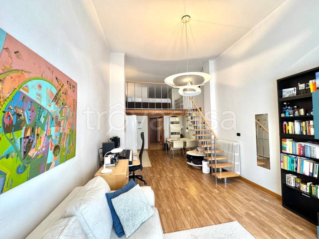 appartamento in vendita a Milano in zona Città Studi