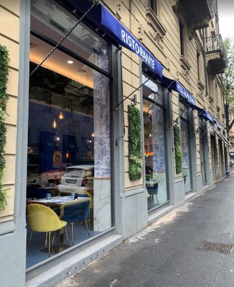 negozio in vendita a Milano in zona Porta Romana