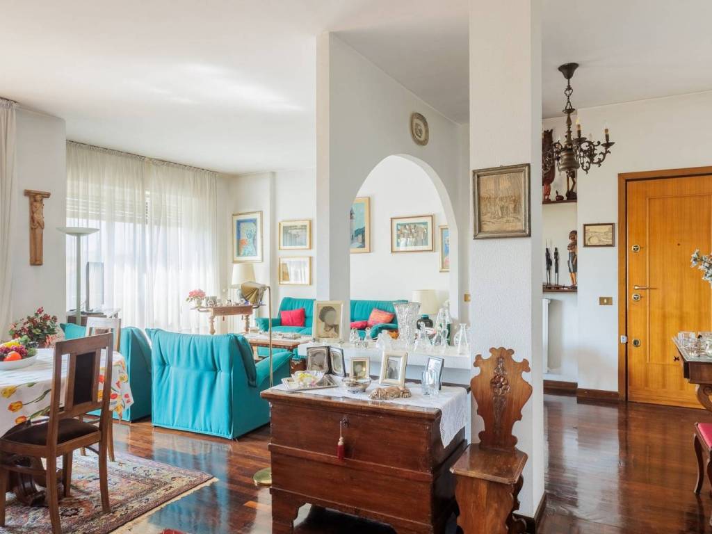 appartamento in vendita a Milano in zona Maggiolina
