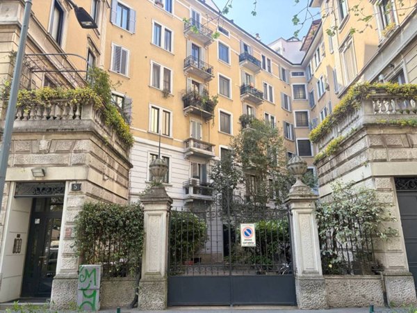 locale commerciale in vendita a Milano