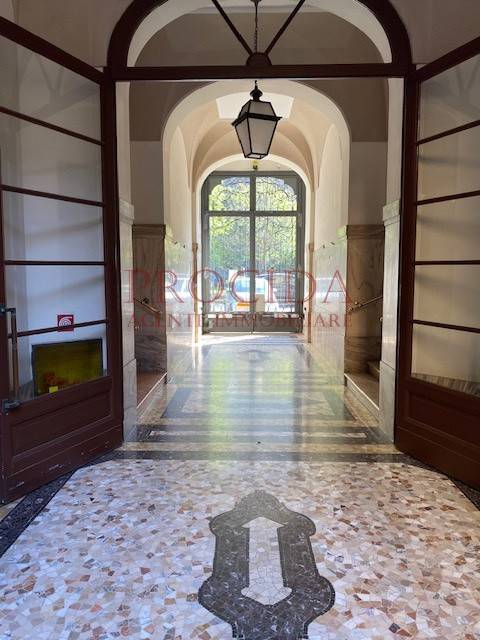 appartamento in vendita a Milano in zona Porta Venezia