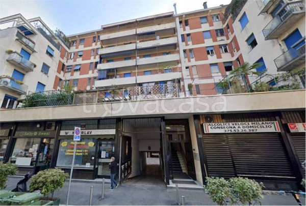 appartamento in vendita a Milano in zona Lorenteggio