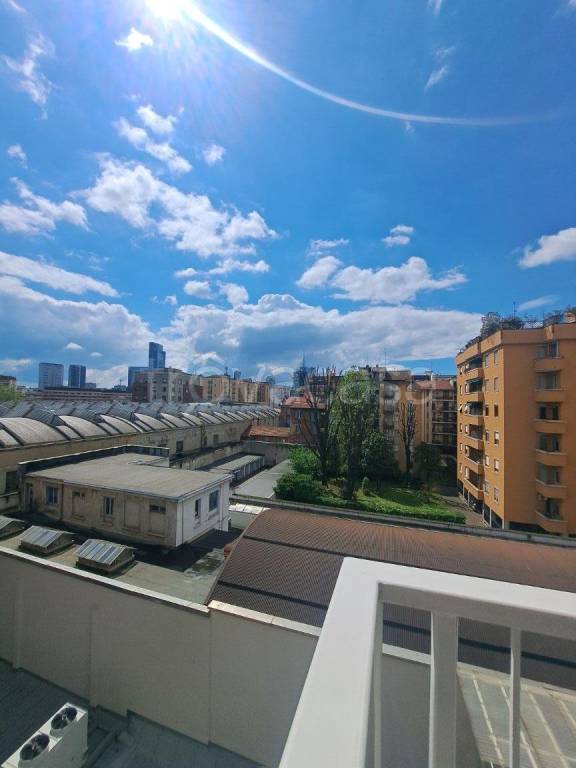 appartamento in vendita a Milano in zona Isola