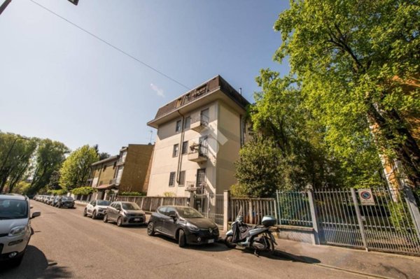 appartamento in vendita a Milano in zona Baggio