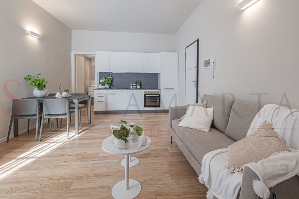 appartamento in vendita a Milano in zona Lorenteggio