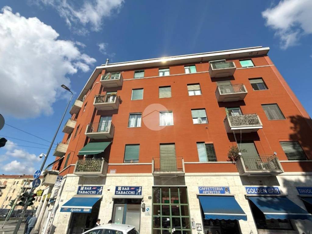 appartamento in vendita a Milano in zona Lorenteggio
