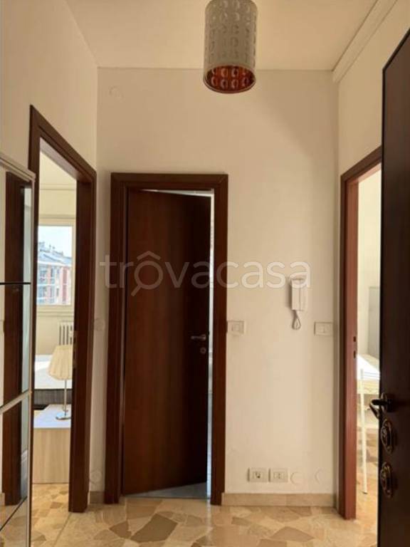 appartamento in vendita a Milano in zona Lorenteggio