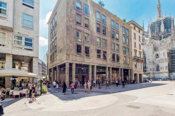 appartamento in vendita a Milano in zona Cadorna