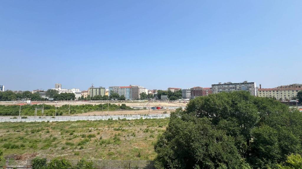 appartamento in vendita a Milano in zona Piazzale Lodi