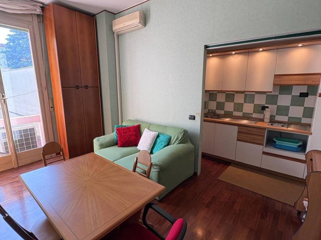 appartamento in vendita a Milano in zona Famagosta