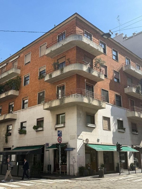 appartamento in vendita a Milano in zona Porta Nuova