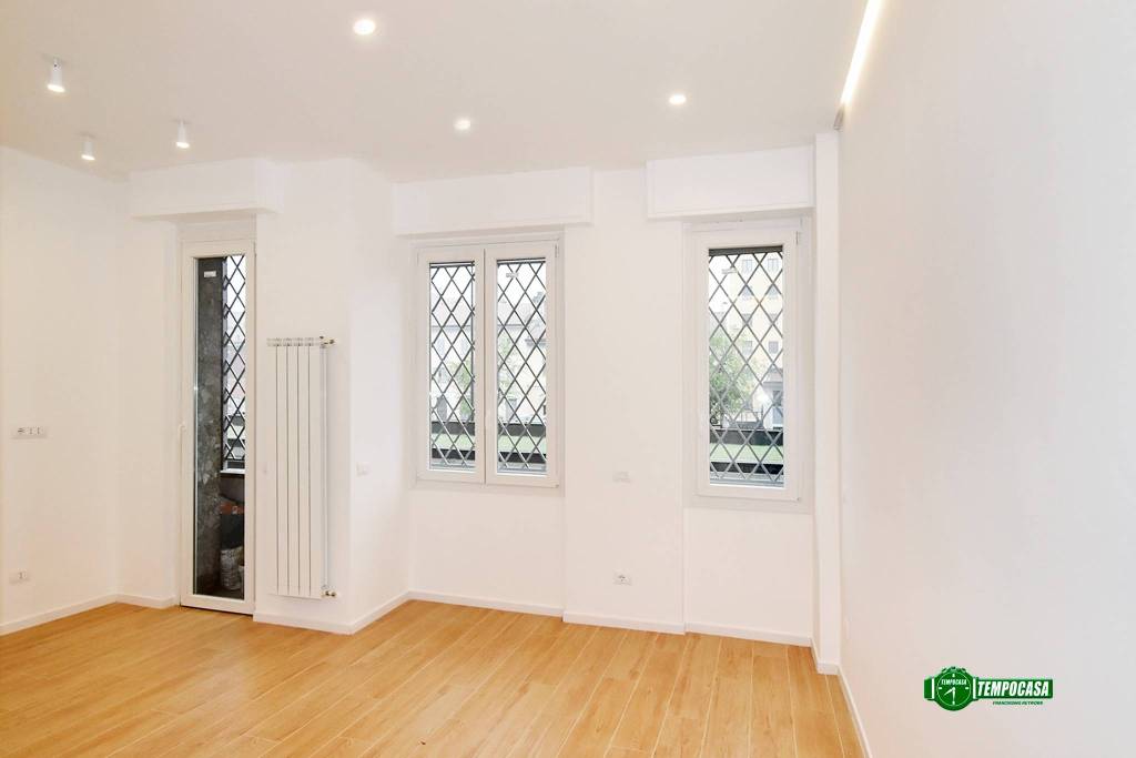 appartamento in vendita a Milano in zona Famagosta