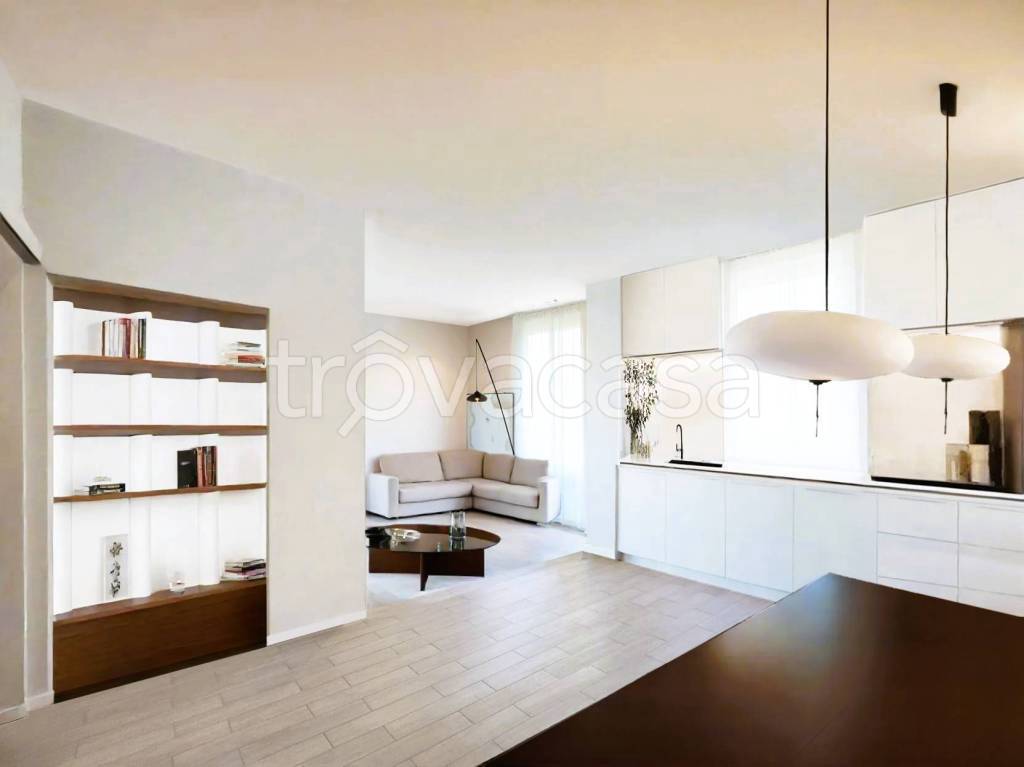 appartamento in vendita a Milano in zona Isola