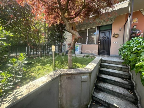 casa indipendente in vendita a Milano in zona Affori