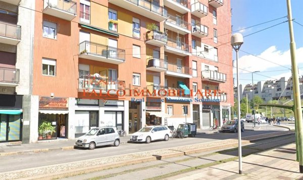 negozio in vendita a Milano in zona Bicocca