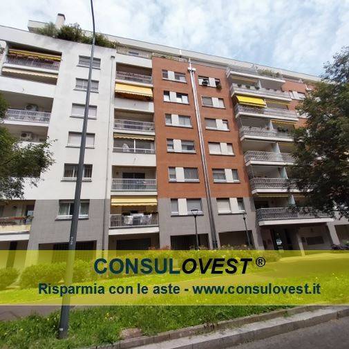 appartamento in vendita a Milano in zona Quarto Oggiaro