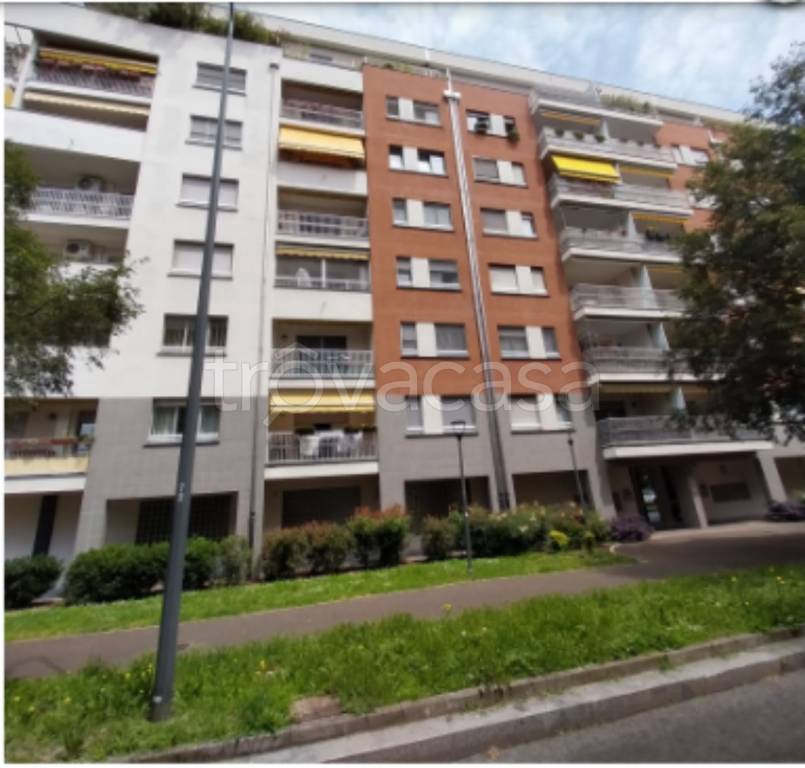 appartamento in vendita a Milano in zona Quarto Oggiaro