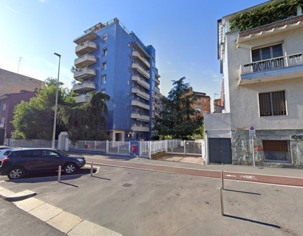 casa indipendente in vendita a Milano in zona Lorenteggio