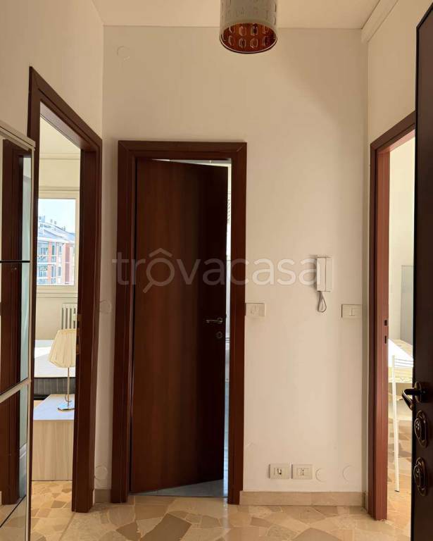 appartamento in vendita a Milano in zona Lorenteggio
